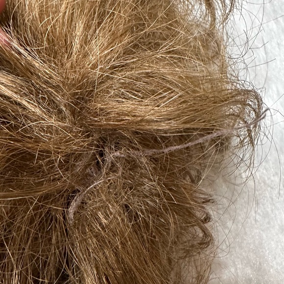 IOB Paula Young Cover Girl Whisper Lite Wig A2182 in Light Golden Brown Average - Picture 9 of 9